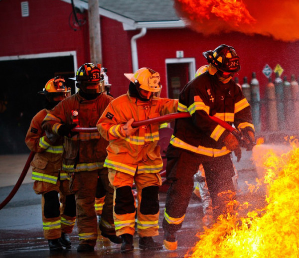 Snaptrends location-based social media monitoring for public safety